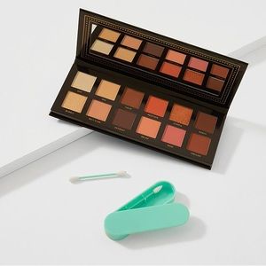 Ace Beauté Serenity Eyeshadow Palette & reusable makeup swabs